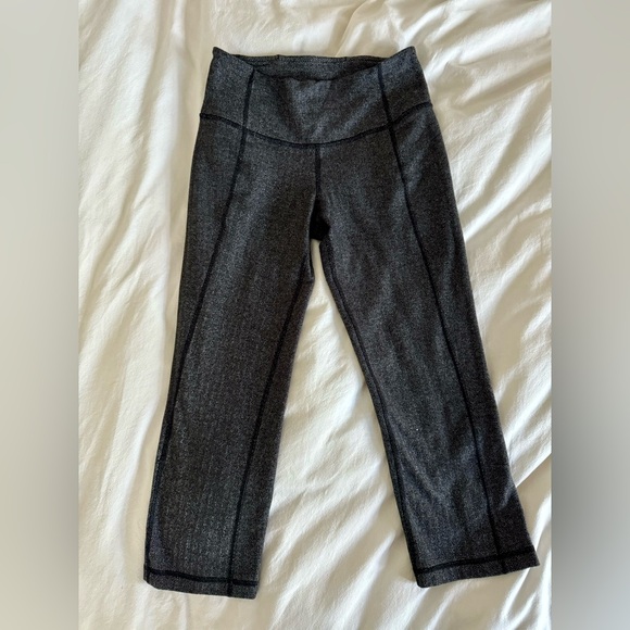 Lululemon crop leggings - herringbone dark gray knit size 4 - Picture 2 of 5
